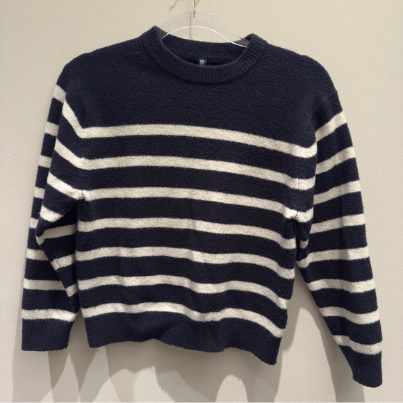 Uniqlo -Navy and White Striped Kids 9-10 Sweater - Picture 1 of 4